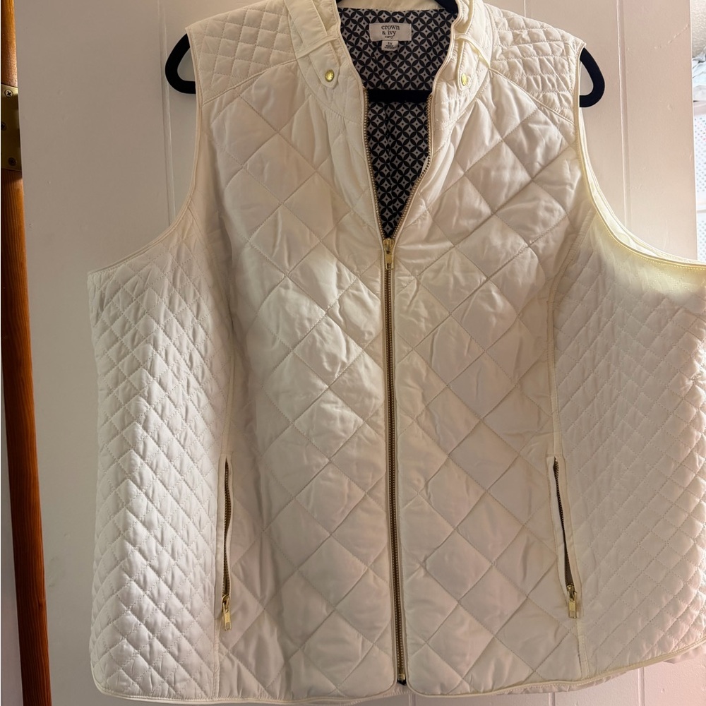 Crown & Ivy Quilted Cream Vest